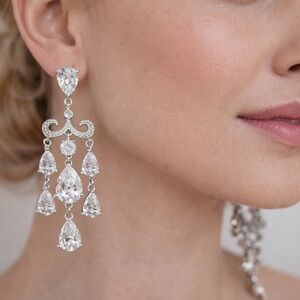 Crystal Chandelier Drop Earrings ✨